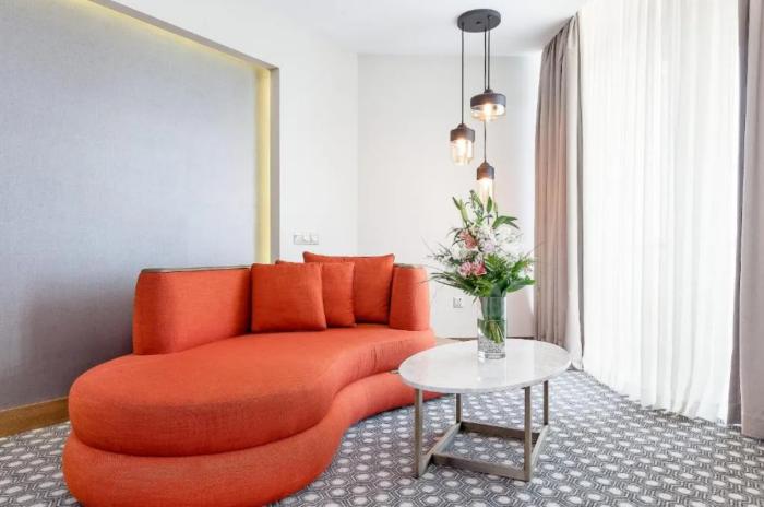 Salamis Bay Conti Resort Hotel & Casino 파마구스타 객실 사진 A suite at the hotel
