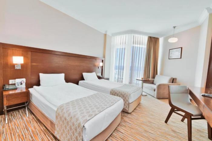 Salamis Bay Conti Resort Hotel & Casino 파마구스타 객실 사진 A room at the hotel