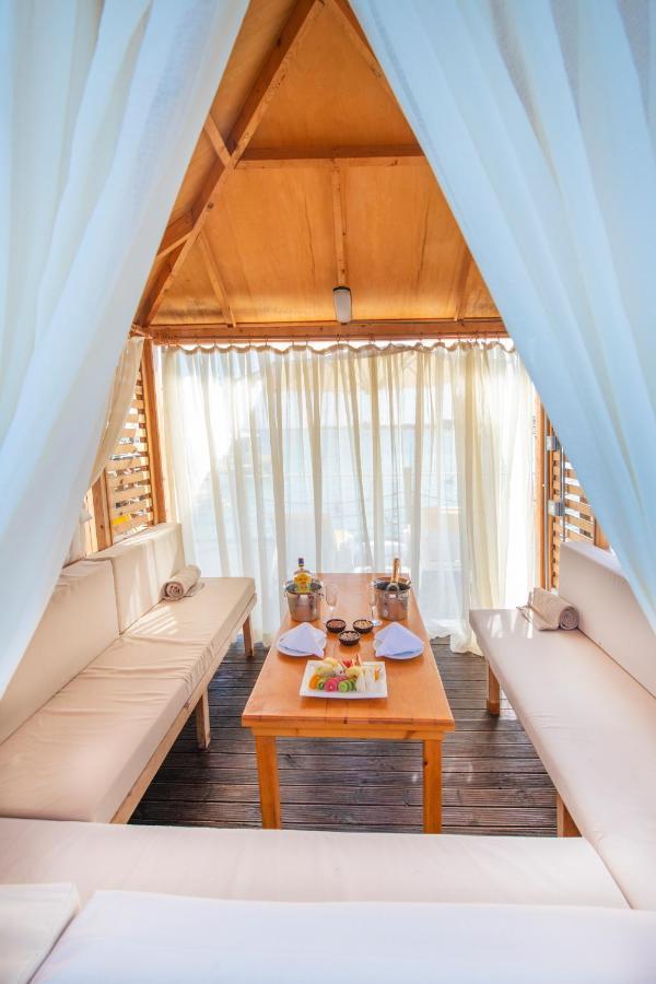 Salamis Bay Conti Resort Hotel & Casino 파마구스타 외부 사진 A private spa at the Four Seasons Hotel, Hong Kong
