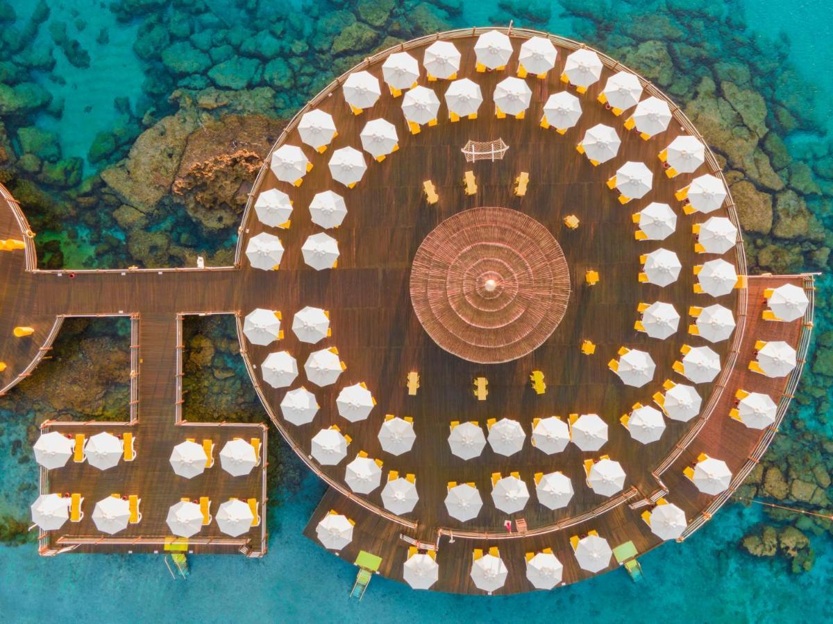 Salamis Bay Conti Resort Hotel & Casino 파마구스타 외부 사진 Aerial view of the floating bar